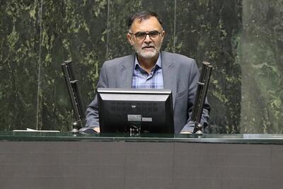  نماینده مجلس خبر داد: کاهش فاصله حقوق حداقلی و حداکثری از ۷.۷ درصد به حدود ۶.۱ درصد