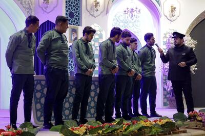  همایش روز جوان در حرم مطهر امام رضا(ع) + گزارش تصویری