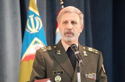 سرلشکر حاتمی: دست ما روی ماشه است