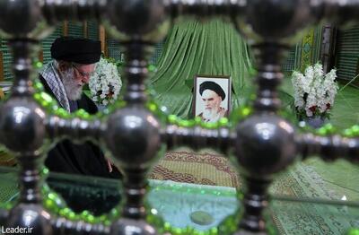 حضور رهبر انقلاب در حرم امام