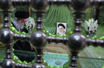صبح امروز؛ حضور رهبر انقلاب در حرم مطهر امام خمینی(ره) | تصاویر