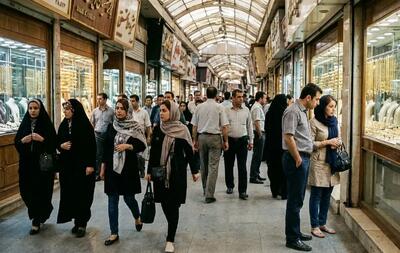 چرا قیمت جهانی طلا ۵۰۰ دلار ریزش کرد؛ پیش‌بینی قیمت طلای ۱۸ عیار