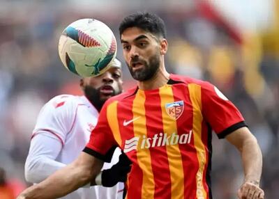 بمب سپاهان ترکید؛ ستاره استقلالی شاگرد نویدکیا شد