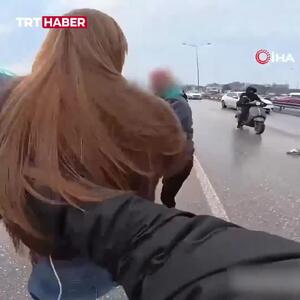 دختر جوان درگیر دعوا وسط خیابان! | فیلم مداخله جنجالی + ویدئو