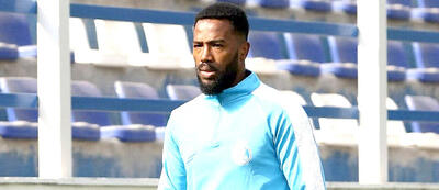 آقای تاجرنیا! نازون را بیرون کن