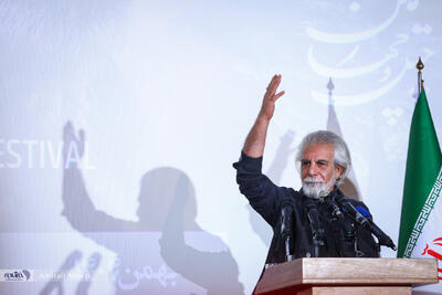 ببینید | دبیر جشنواره فجر: هنرمند با غیبت کنار مردم نمی‌ایستد