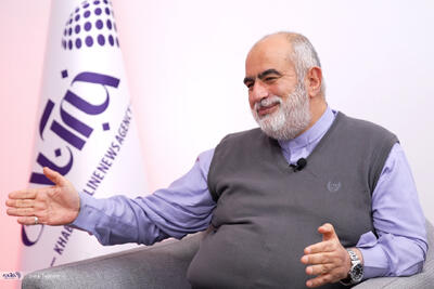 توئیت معنادار حسام‌الدین آشنا و مقایسه احمدی نژاد و روحانی بدون ذکر اسامی + عکس