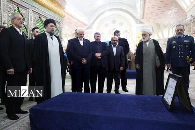 تجدید میثاق رئیس‌جمهور و اعضای دولت با آرمان‌های بنیانگذار کبیر جمهوری اسلامی ایران