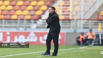 اوسمار خواستار جذب هافبک دفاعی شد - پارس فوتبال