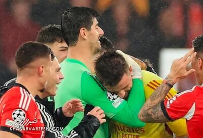 جایزه بازی جوانمردانه سال فوتبال را به او بدهید/ صحنه زیبایی رقم زد که از این دنیا نبود +عکس - پارس فوتبال