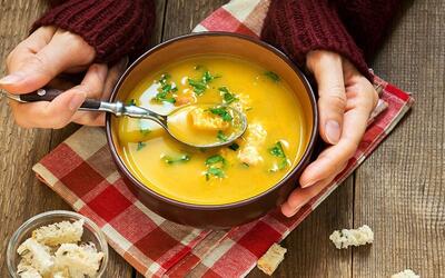 روش‌های رفع گلودرد‌های ویروسی | مفیدترین غذا در زمان ابتلا به آنفلوآنزا