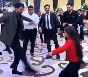  رقص محلی؛ رقص هماهنگ پدر دختری که چشام گرد شد از حرکت سریع پاهاشون واقعا دستخوش