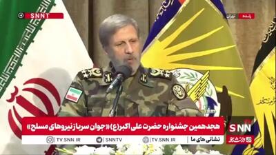  امیر سرلشکر حاتمی: نباید اجازه دهیم دشمن با ایجاد فضای غبارآلود و تردید موجب به هم خوردن نظم زندگی در داخل کشور شود