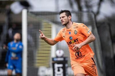 حریف استقلال در لیگ قهرمانان آسیای ۲ یک مهاجم انگلیسی جذب کرد