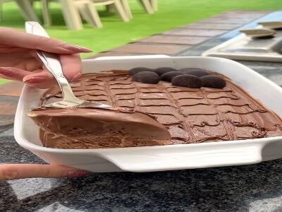  توی ۵ دقیقه خوشمزه ترین دسر شکلاتی رو درست کن 