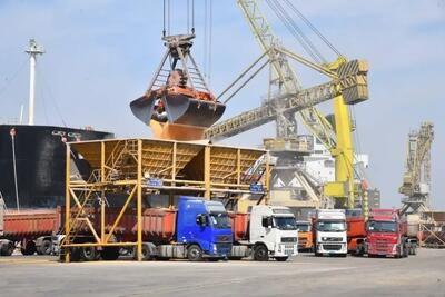  رکورد ماهانه تخلیه کالاهای اساسی در بندر امام