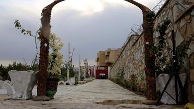 یک افغانستانی صاحب جایزه بدترین خانه سال جهان شد!