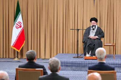 رهبر انقلاب: آمریکا اگر جنگی راه بیندازد، جنگ منطقه‌ای خواهد بود/ این آقا (ترامپ) مرتب ادعا می‌کند ناو آوردیم؛ ملت ایران را از این چیزها نباید ترساند