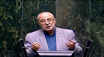  حاجی‌دلیگانی: دولت یک میلیون تومان به مردم می‌دهد اما قدرت خرید مردم پنج میلیون تومان کاهش یافته است