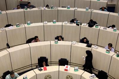 پیش‌بینی بورس فردا دوشنبه 13 بهمن 1404 | پایان ریزش یا فقط یک بازگشت موقت؟