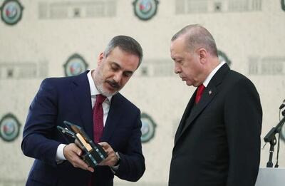  احتمالا آنکارا پیشنهاد دهد ۴۴۰ کیلوگرم اورانیوم ۶۰ درصد ایران به ترکیه منتقل شود؛ با این تعهد که هرگز به ایران بازگردانده نخواهد شد 