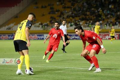 سپاهان با 5 غایب مقابل تراکتور