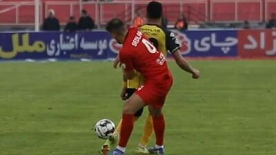سپاهان برای اشتباه تاثیرگذار داور در بازی با تراکتور سند رو کرد