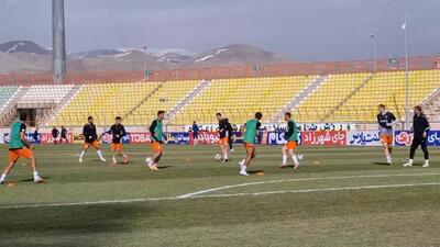 گرم کردن بازیکنان شمس آذر و مس رفسنجان