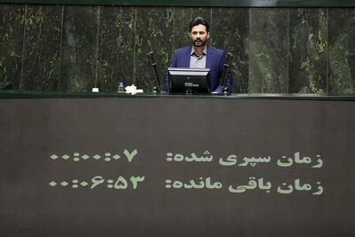 دولت نسبت به رفع انحصار در بازار خودرو اقدام کند