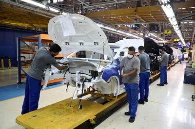  رشد ۱۸ درصدی تولید ایران‌خودرو و عزم این شرکت برای تداوم تولید/ خلاف واقع بودن اظهارات منتسب به قائم‌مقام ایران‌خودرو درباره توقف تولید