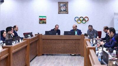 دور از رسانه