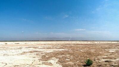 تالاب صالحیه همچنان بی‌آب