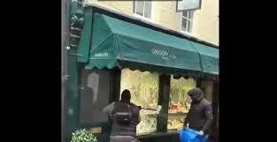 سرقت عجیب از جواهرفروشی در لندن/ ویدئو