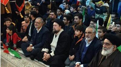 رفتار عجیب سیدحسن خمینی با یک نوجوان در حرم امام - مردم سالاری آنلاین