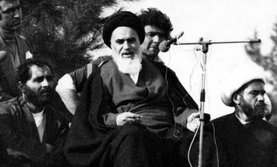  فیلم/ سخنان ماندگار امام راحل در بدو ورود به ایران