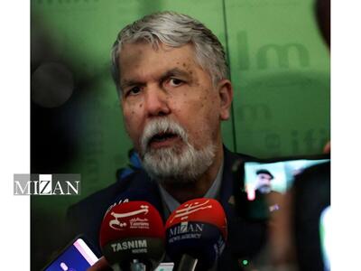  وزیر فرهنگ: تئاتر تحریم‌پذیر نیست/ وزارت فرهنگ امکانات مالی زیادی ندارد
