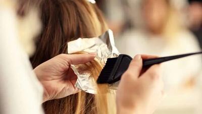  رنگ مو در دوران شیردهی؛ آیا بی‌خطر است؟