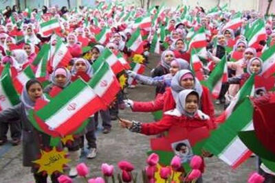 زنگ انقلاب در مدارس سراسر کشور به صدا درآمد