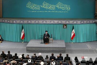  رهبر انقلاب: ملت ایران به آن کسی که طمع داشته باشد و حمله بخواهد بکند و اذیت بکند، مشت محکمی خواهد زد + فیلم