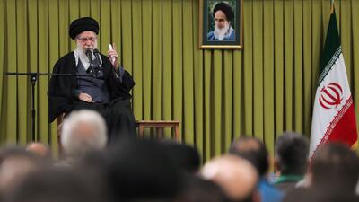  سردسته‌های آموزش دیده، پیاده نظامی را که خودشان با تبلیغات به میدان آورده بودند از پشت می‌زدند برای اینکه عدد کشته‌ها بالا برود