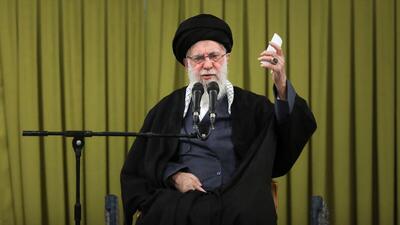  در فتنه‌های اخیر نیروهای انتظامی و بسیج و سپاه و دیگران کاملا به مسئولیت خود عمل کردند اما آن چیزی که آتش فتنه را زیر پا خاکستر کرد مردم بودند