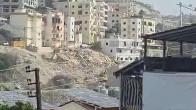  رسانه‌های لبنانی: پهپاد اسرائیلی به دو بولدوزر در شهر کاناریت در جنوب لبنان حمله کرد