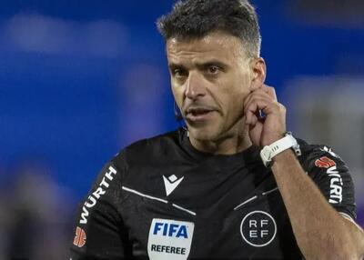 داور بازی جنجالی بارسلونا تعلیق شد