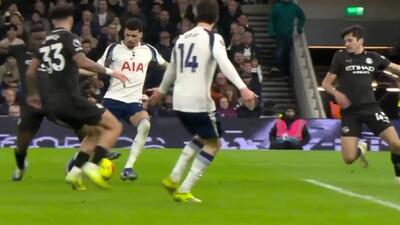 گل اول تاتنهام به منچسترسیتی (گل به خودی)