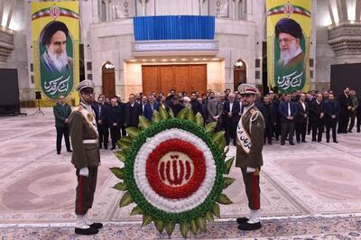  تجدید میثاق رییس و کارکنان ستاد اجرایی فرمان امام با آرمان‌های بنیانگذار کبیر انقلاب