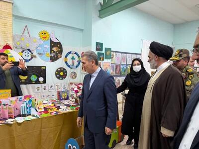 نمایشگاه تولیدات صنایع‌دستی دانش‌آموزان با حضور علی علائی، فرماندار شهرستان سلماس افتتاح شد