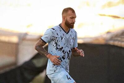 کاپیتان استقلال دیدار مقابل شمس آذر را از دست داد