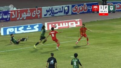 گل دوم فولاد به خیبر خرم آباد (محمدرضا سلیمانی در دقیقه 94)