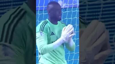 واکنش عجیب و گل به خودی دروازه بان روی ضربه ایستگاهی حریف!