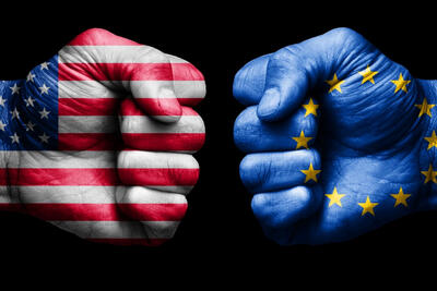 چکمه‌های قدیمی در کفش‌های نو